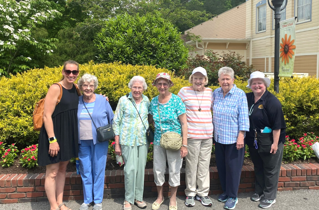 Make new friends while in senior living